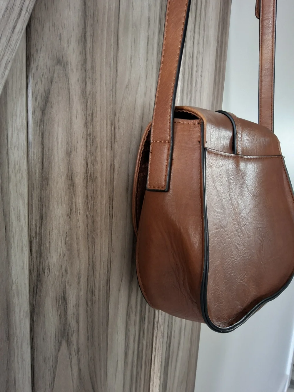 OFKOMST Classic Brown Crossbody Bag - Timeless Everyday Style